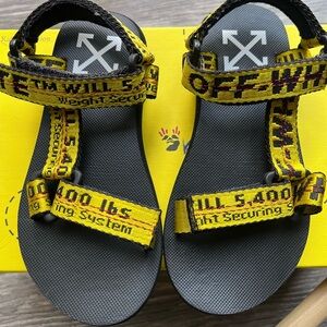 Girls Off-white sandals